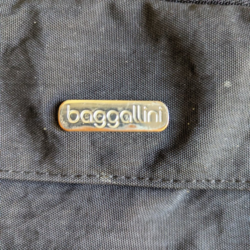 Baggallini Cross Body Bag - Picture 2 of 7
